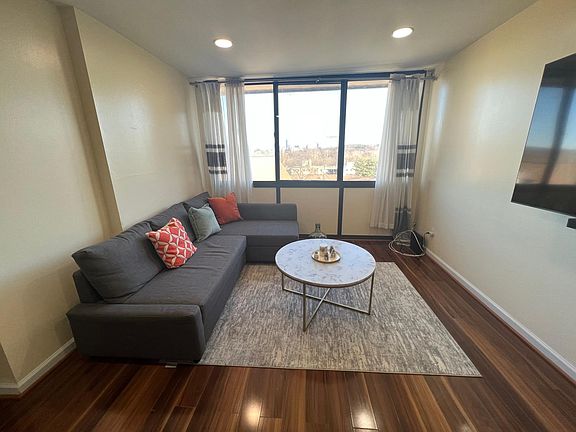 4th image of 519 N Armistead St APT 302