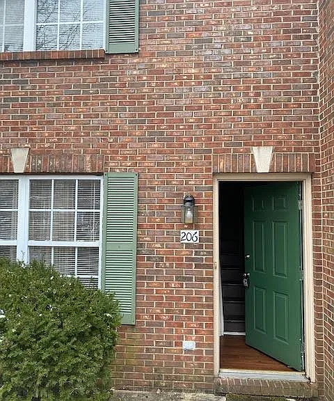206A Garnet Dr — Photo 1