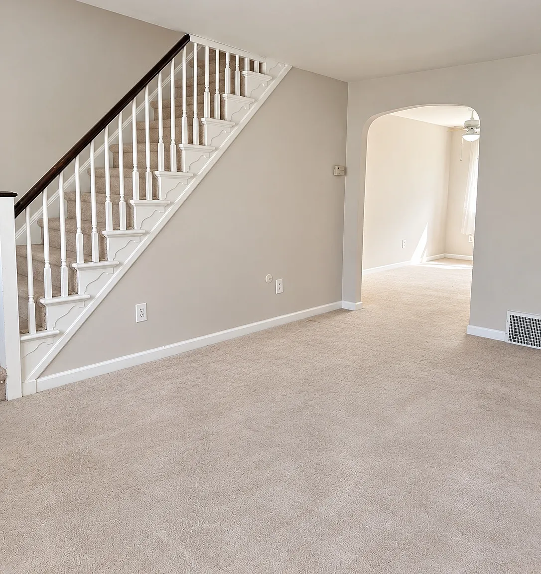 3 bed, 1120 sqft, $2,100 — Photo 3