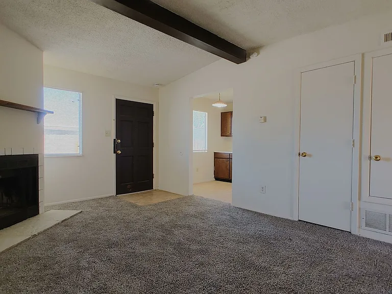 308 General Marshall St NE — Photo 2