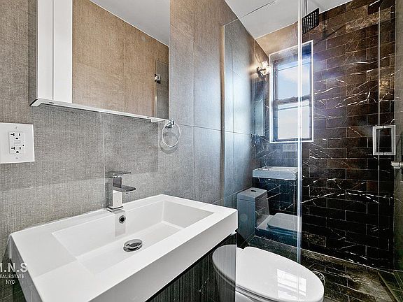 5th image of 124 E 117th St APT 4F
