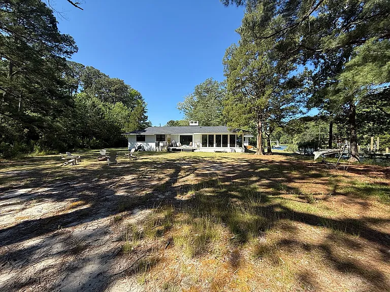 305 Ship Point Rd — Photo 38