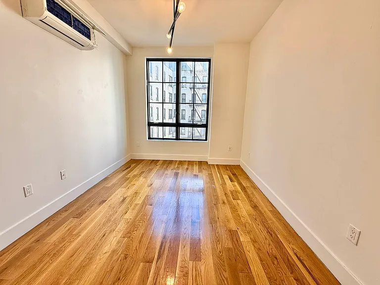 12 Ford St #6A — Photo 8