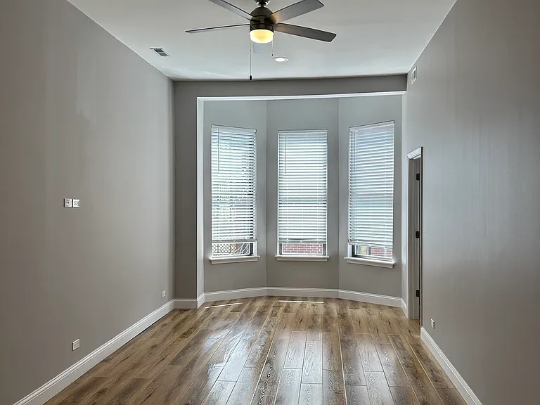 1551 N Orleans St #2E — Photo 3