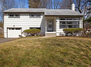 4 Old Pomona Rd, Suffern, NY 10901