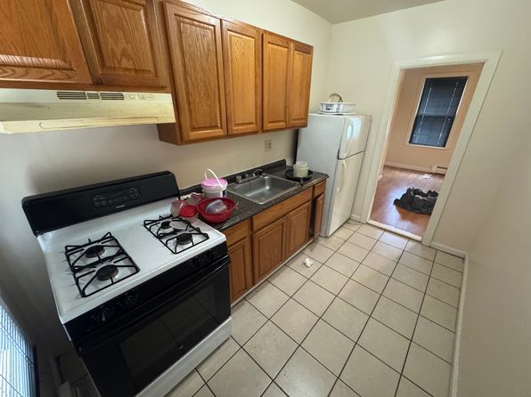 81 Garfield Ave FLOOR 1