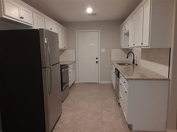 4th image of 601 NE 18th St #2