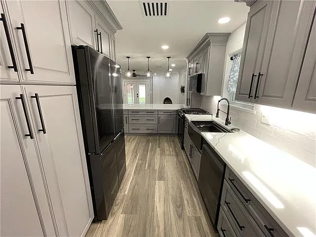 1821 Manson Ave — Photo 9