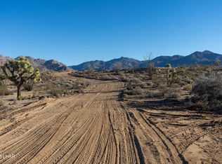 6 E Sandy Dr, Yucca, AZ 86438