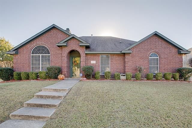 1st image of 2737 Hyacinth Dr