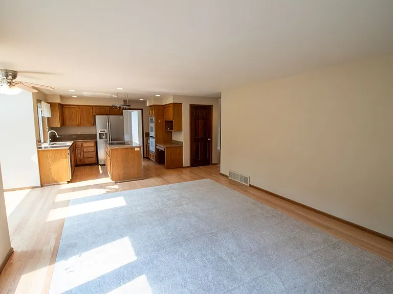 24435 SE 42nd Pl — Photo 12