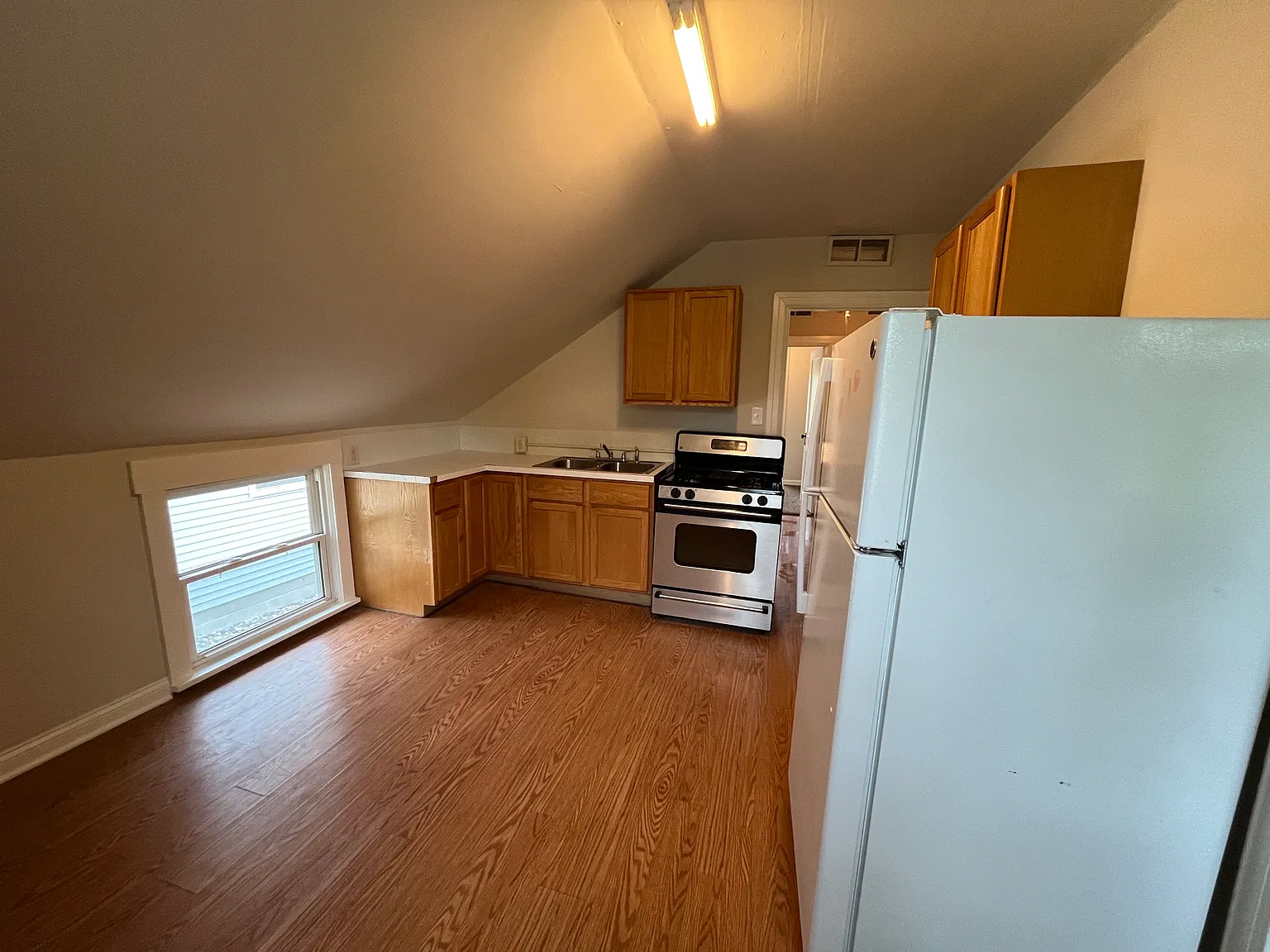 453 Mound St — Photo 3
