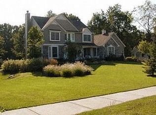 710 Timber Ridge Dr, Highland, MI 48357