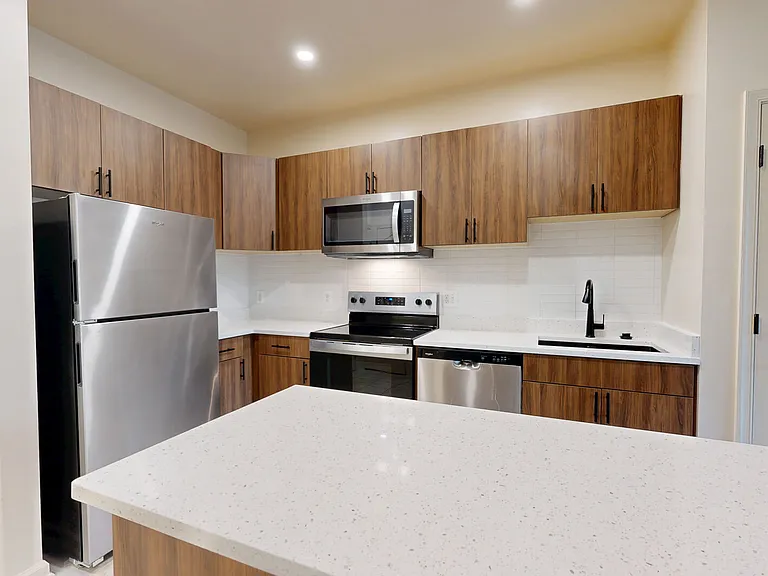 Signal Hill Apartment Homes — Photo 44