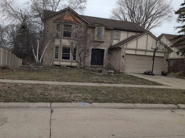 44335 Boulder Dr, Clinton Township, MI 48038