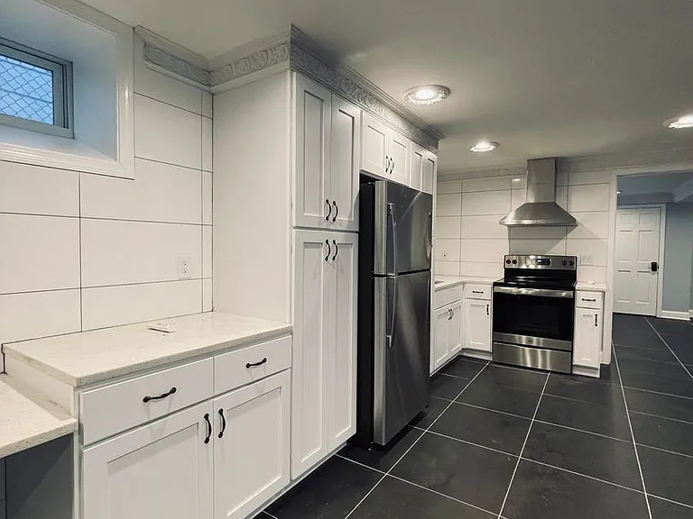 264 Lombard — Photo 13