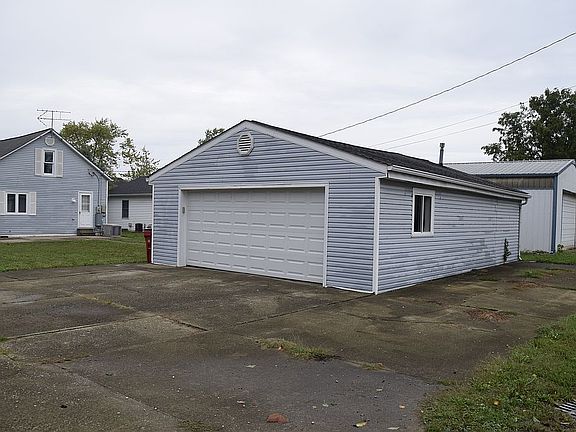 Garage & Additional Parking