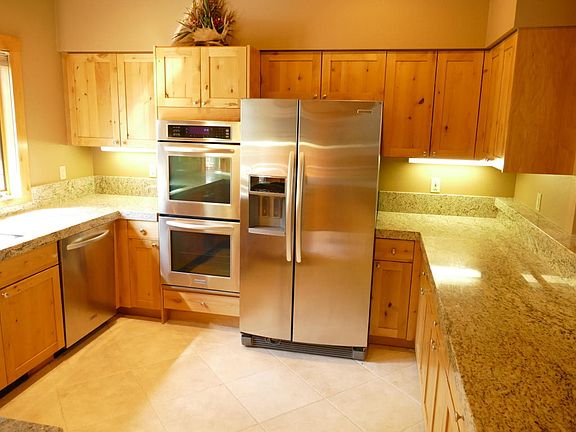 5th image of 672 Hillside Dr