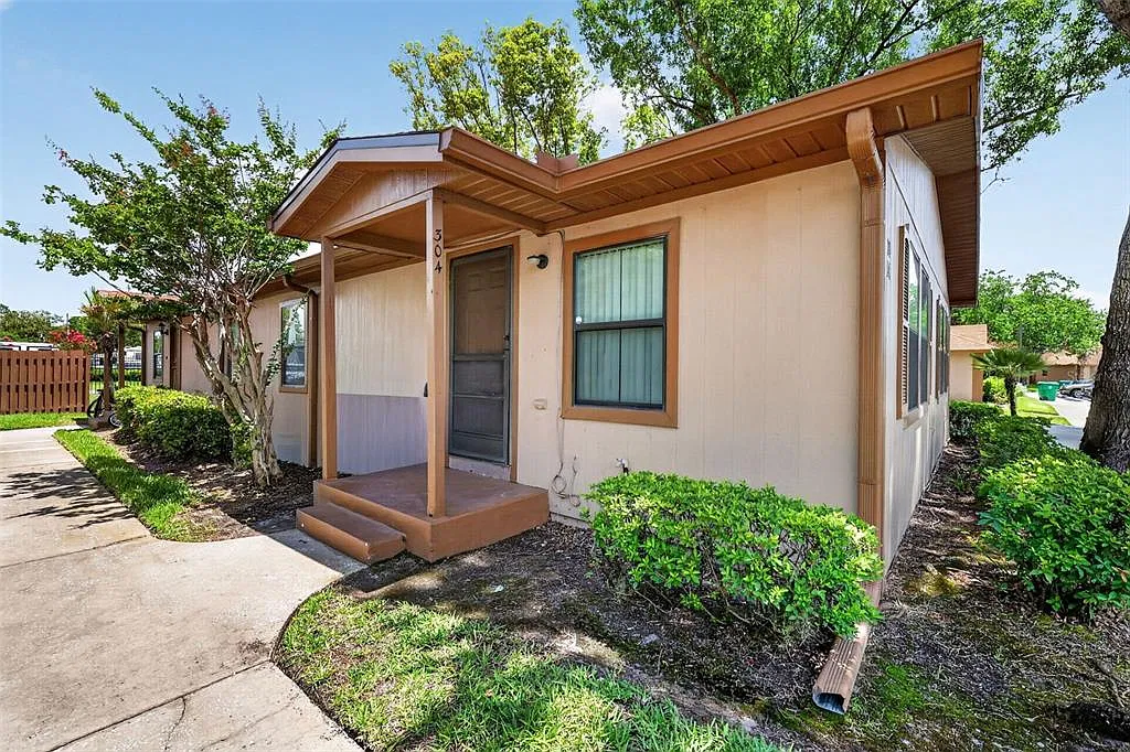 2 bed, 2.0 bath, 840 sqft, $1,500 — Photo 1
