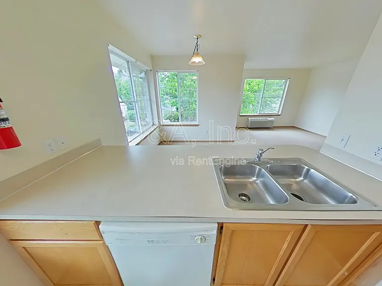 2960 NW Tyler Ave #301 — Photo 5