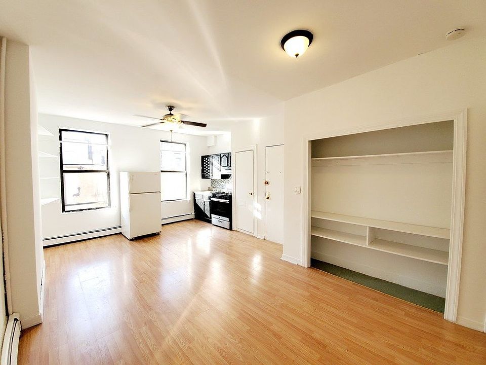 1st image of 140 Lawrence St #1