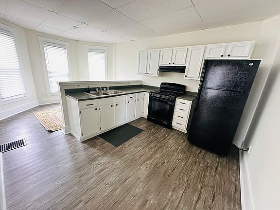 3rd image of 242 N 2nd St #1