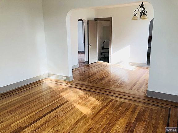 3rd image of 50 Wessington Ave