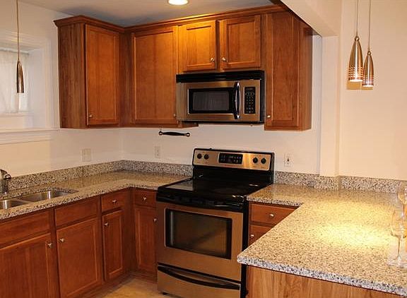 2nd image of 2100 Grove Ave #U3