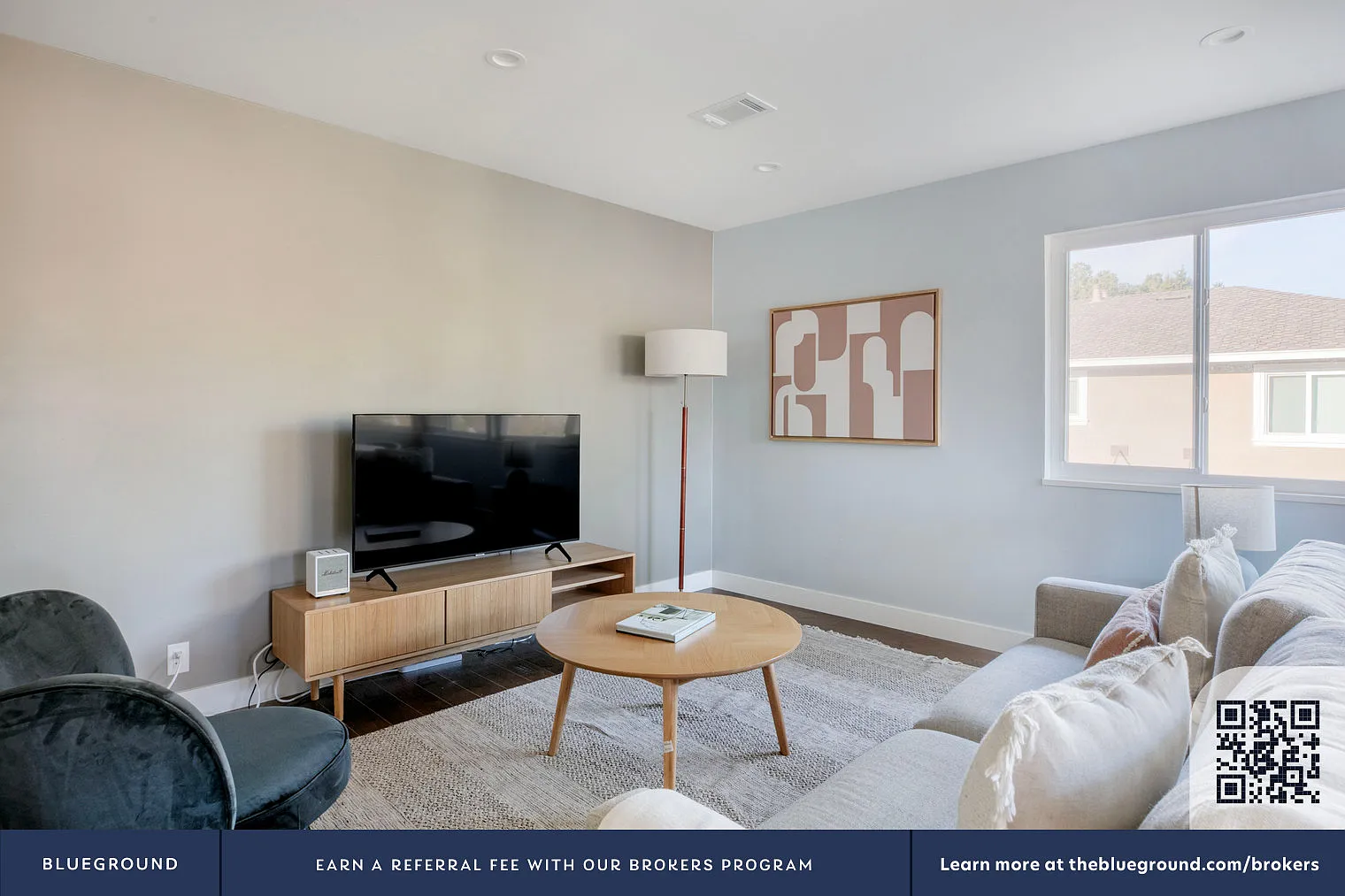 2 bed, 1.0 bath, 1100 sqft, $6,300 — Photo 3