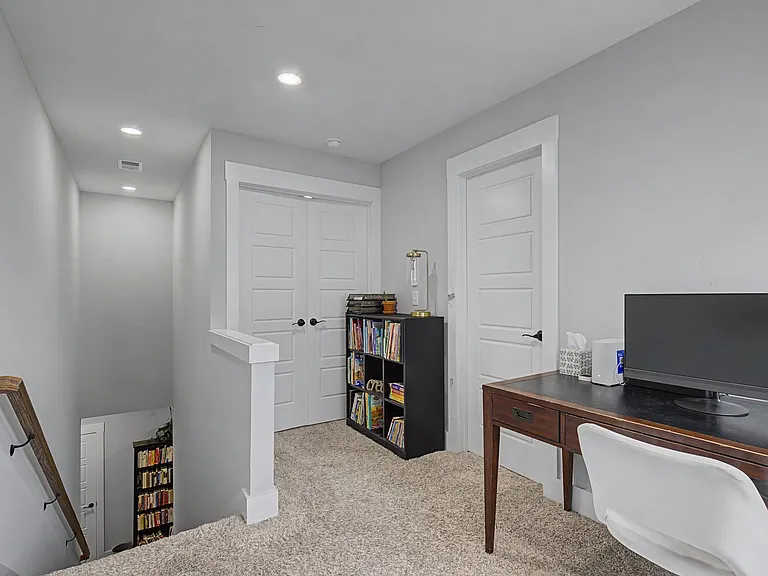 959 Alton Dr — Photo 29