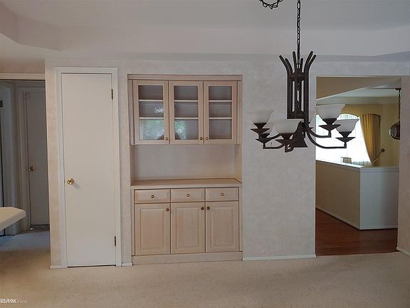 5th image of 30535 Gruenburg Dr