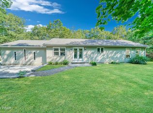 260 E Wood Dr, Shohola, PA 18458