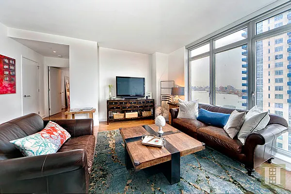 Rented by Halstead Real Estate | media 10