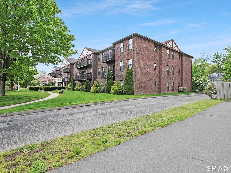 47 Highland St #214 — Photo 9