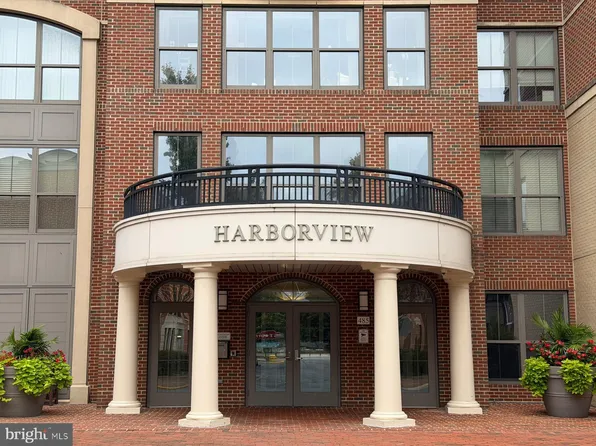 485 Harbor Side St APT 712, Woodbridge, VA 22191