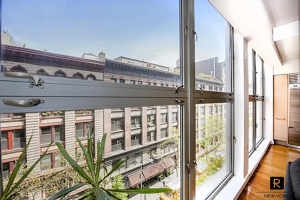 Sold by R New York | media 17