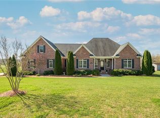 5808 Jordan Gate Dr, East Bend, NC 27018