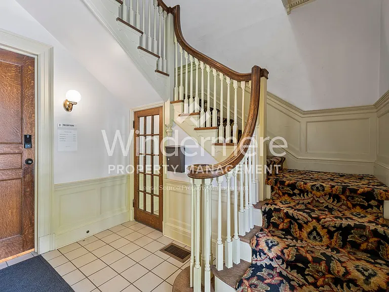 628 S Maple St — Photo 4