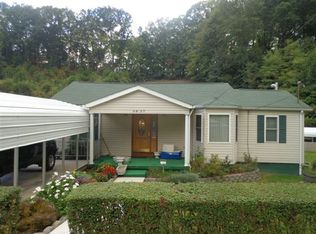 5837 Robert C Byrd Dr, Mount Hope, WV 25880