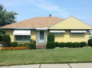3740 Hetzel Dr, Parma, OH