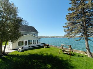 4639 Main St, Onekama, MI 49675