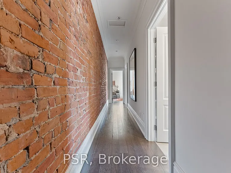 126 Dovercourt Rd — Photo 25