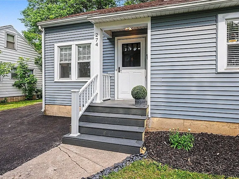 274 Newton Rd — Photo 3