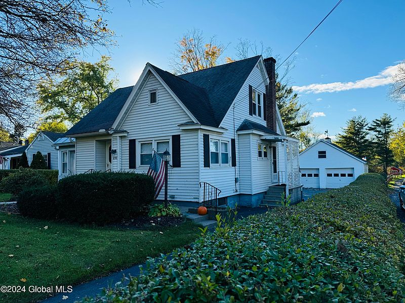 3rd image of 291 Hudson Avenue