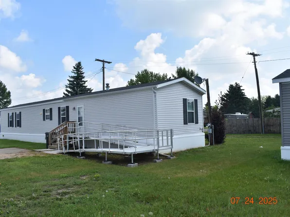 80 Eastern St, Garrison, ND 58540