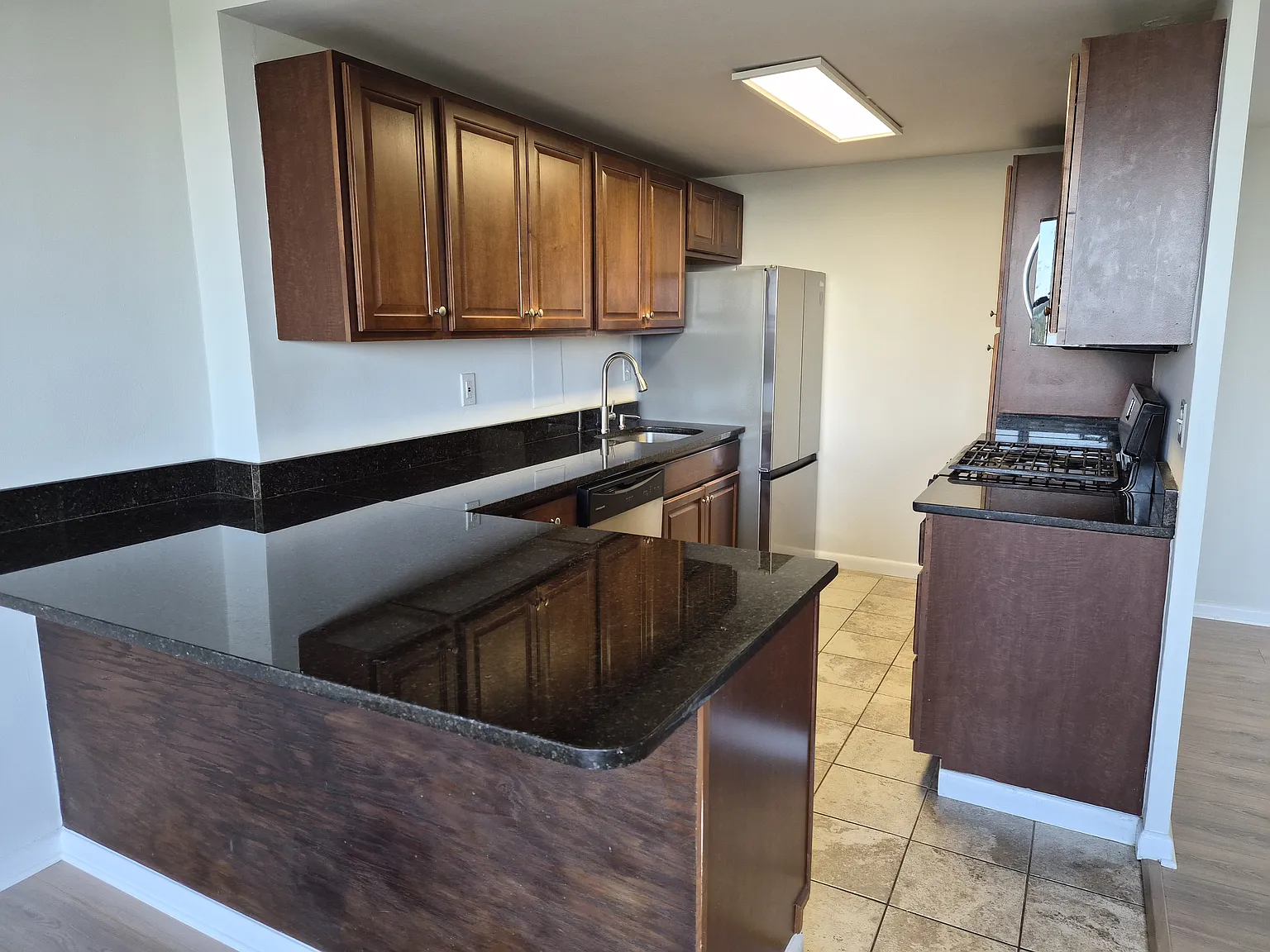 2 bed, 1140 sqft, $2,250 — Photo 4