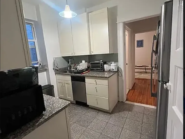 34-17 37th St #2 — Photo 10