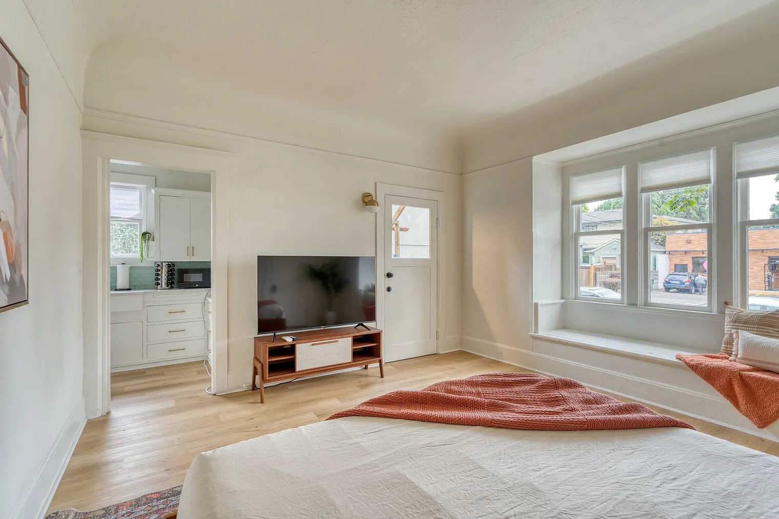 1 bed, 1.0 bath, 495 sqft, $3,273 — Photo 4