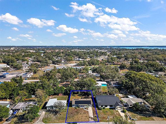 3rd image of 1380 Palm Dr