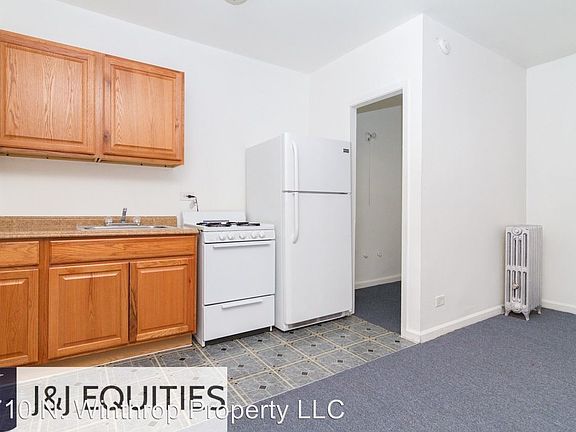 3rd image of 5710 N Winthrop Ave #1